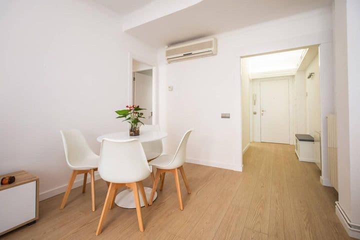 3 bedrooms apartment for rent in Sagrada Familia, Spain - Image 5