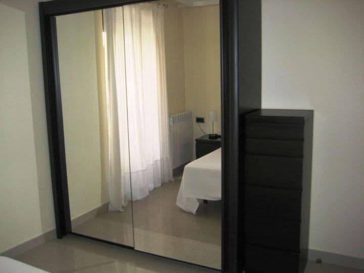 1 bedroom apartment for rent in Salamanca, Spain - Image 5