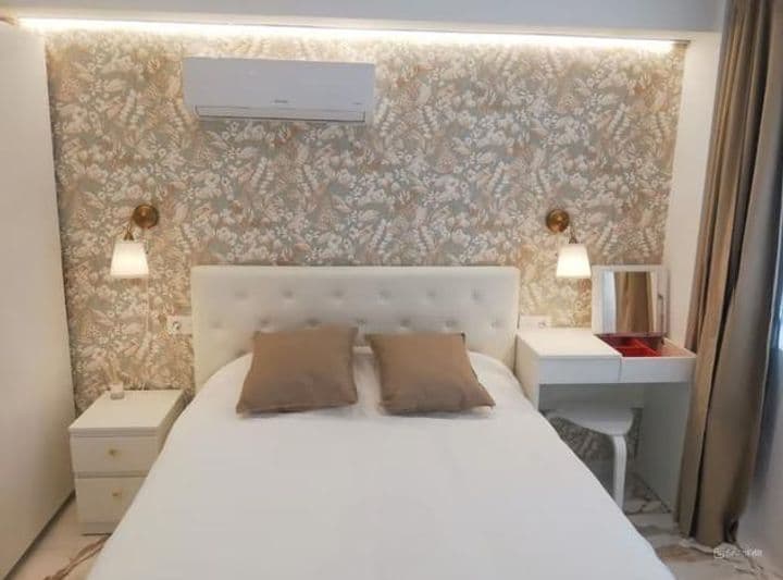 3 bedrooms apartment for rent in Beiro, Spain