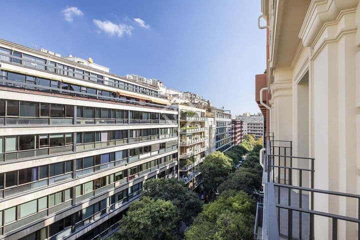 3 bedrooms apartment for rent in Barcelona, Spain - Image 5