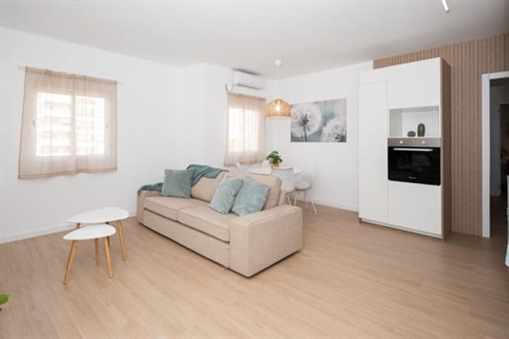 4 bedrooms apartment for sale in Barcelona, Spain