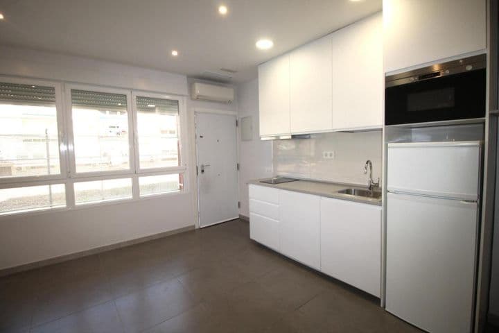 1 bedroom apartment for rent in San Blas, Spain - Image 8