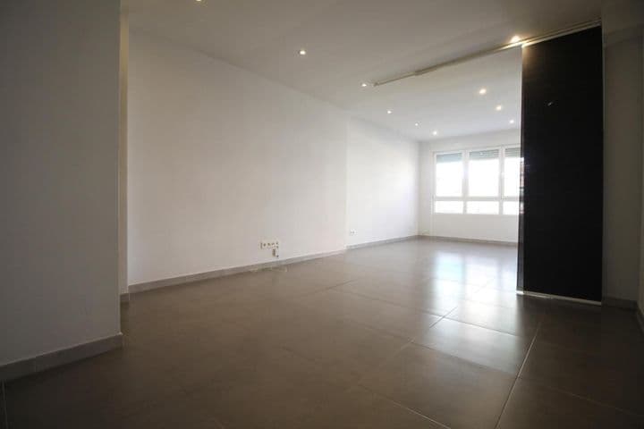 1 bedroom apartment for sale in Ciudad Lineal, Spain - Image 7