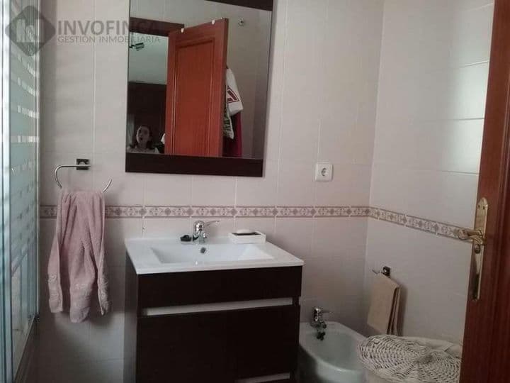 3 bedrooms apartment for rent in Badajoz, Spain - Image 3