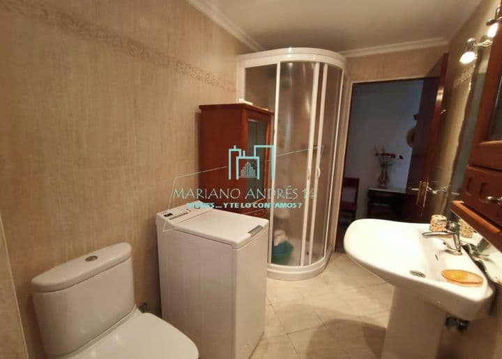 3 bedrooms apartment for rent in Leon, Spain - Image 4