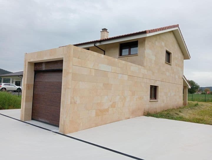 4 bedrooms house for sale in Santander county, Spain - Image 2