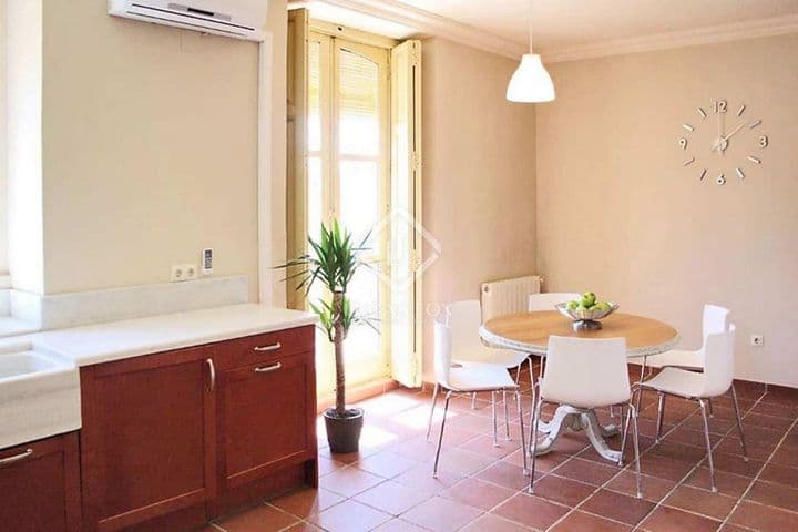 4 bedrooms apartment for rent in Valencia, Spain - Image 11