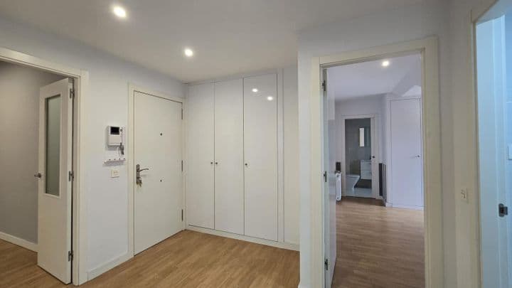 2 bedrooms apartment for rent in Gijon, Spain - Image 5