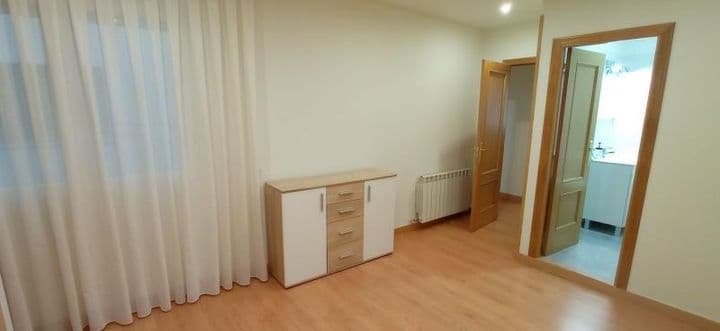 3 bedrooms apartment for rent in Gijon, Spain - Image 10