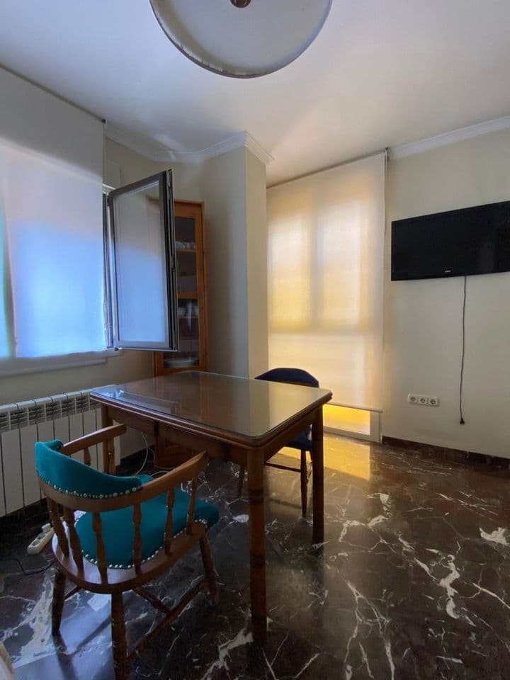 1 bedroom apartment for rent in Camino de Ronda, Spain - Image 4