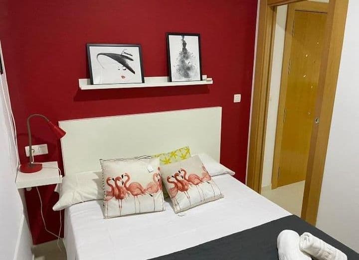 1 bedroom apartment for rent in Centro-Sagrario, Spain - Image 9