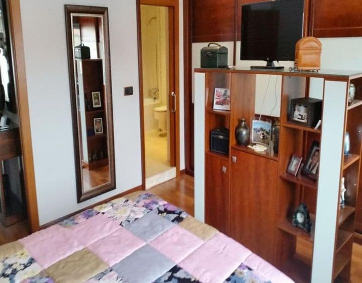 2 bedrooms apartment for rent in Gijon, Spain - Image 12