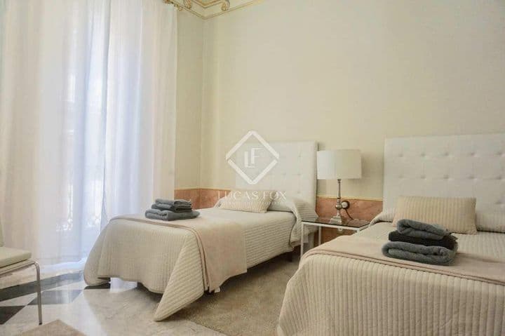 5 bedrooms apartment for rent in Valencia, Spain - Image 9