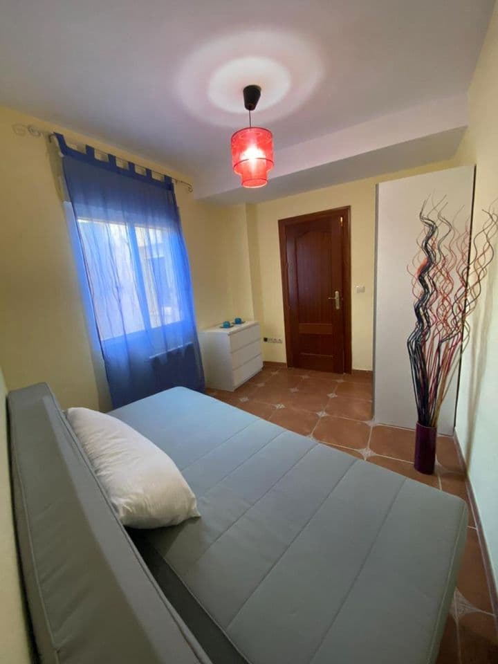 2 bedrooms apartment for rent in Vega de Granada, Spain - Image 3