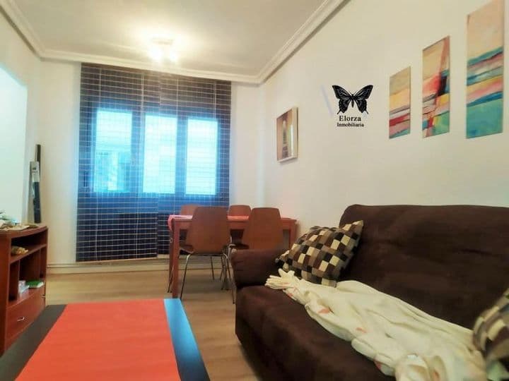 2 bedrooms apartment for rent in Oviedo, Spain - Image 2