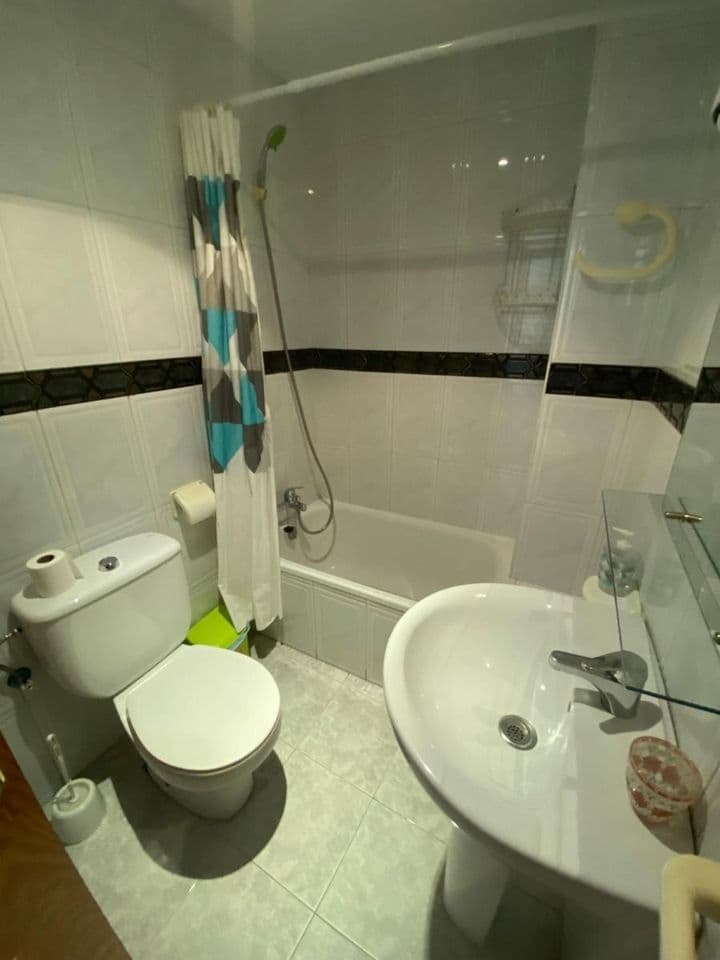 2 bedrooms apartment for rent in Beiro, Spain - Image 10