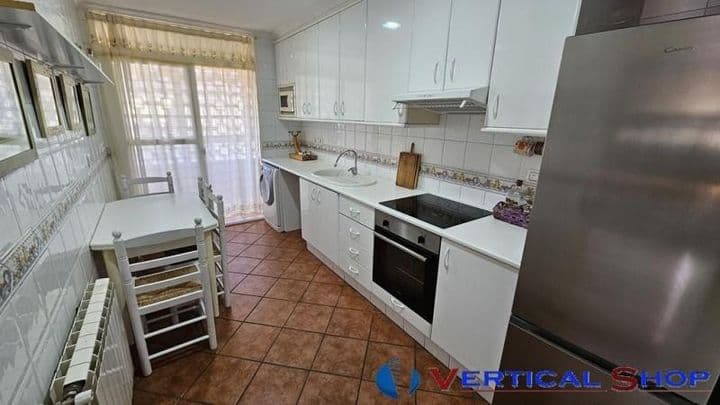 4 bedrooms apartment for rent in Albacete, Spain - Image 3