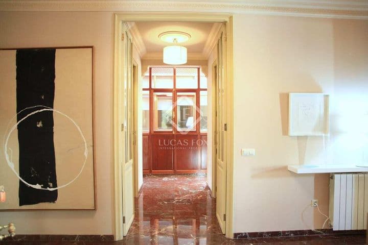 4 bedrooms apartment for rent in Valencia, Spain - Image 9