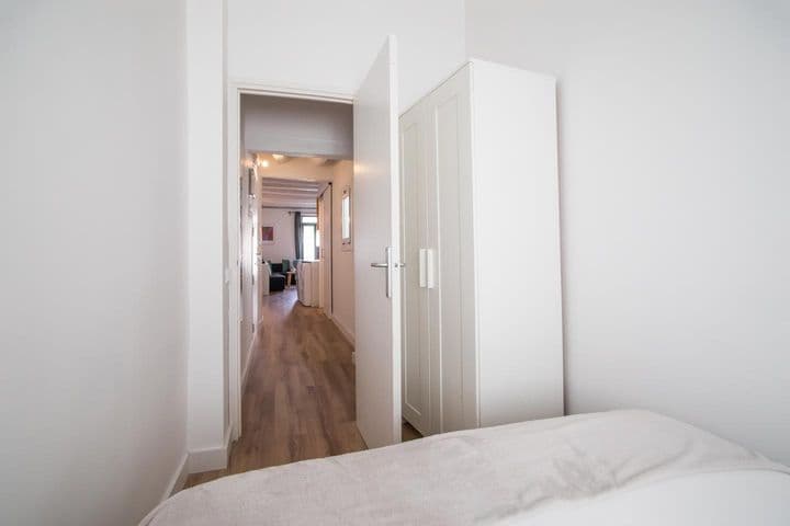 2 bedrooms apartment for rent in Ciutat Vella, Spain - Image 7