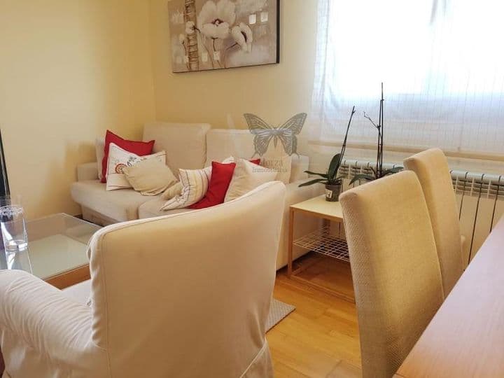 3 bedrooms apartment for rent in Oviedo, Spain - Image 12