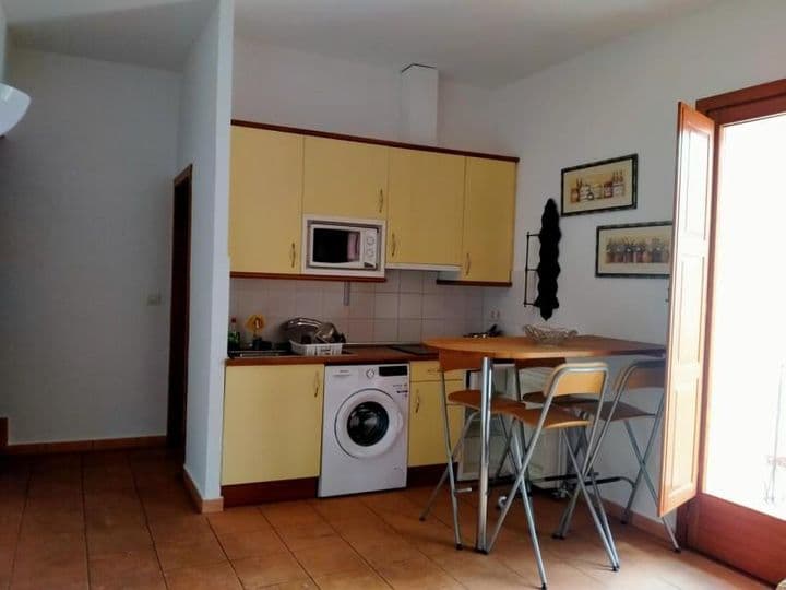 1 bedroom apartment for rent in Zaragoza, Spain - Image 7