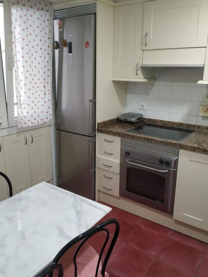 2 bedrooms apartment for rent in Gijon, Spain - Image 8