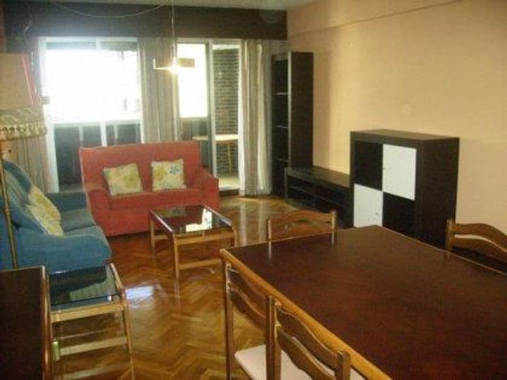 4 bedrooms apartment for rent in Pamplona, Spain - Image 2