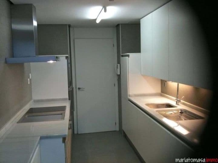 3 bedrooms apartment for rent in Bilbao, Spain - Image 10