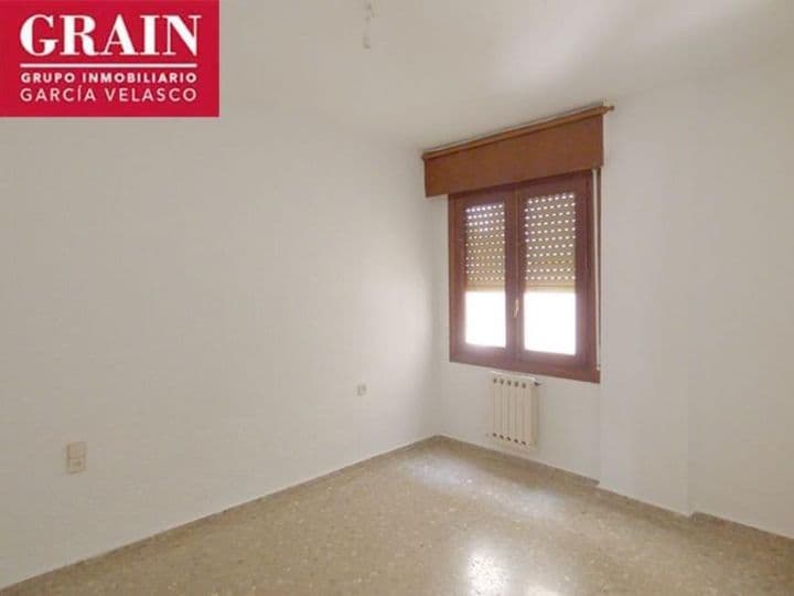 4 bedrooms apartment for rent in Albacete, Spain - Image 8