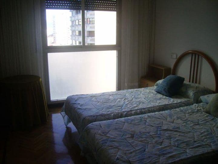 4 bedrooms apartment for rent in Pamplona, Spain - Image 7