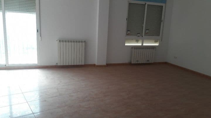 3 bedrooms apartment for rent in Albacete, Spain - Image 2