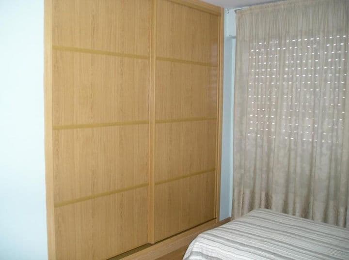 3 bedrooms apartment for rent in Zaragoza, Spain - Image 10