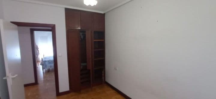 2 bedrooms apartment for rent in Gijon, Spain - Image 9