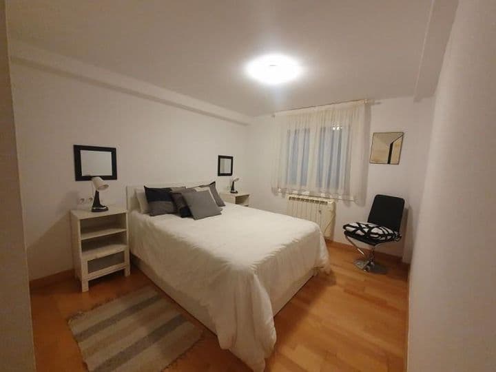 1 bedroom apartment for rent in Pamplona, Spain - Image 6