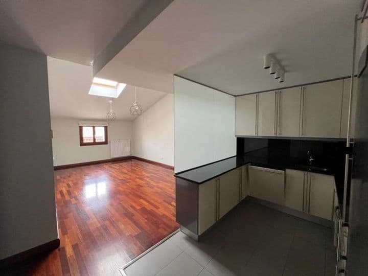 1 bedroom apartment for rent in Zaragoza, Spain - Image 2