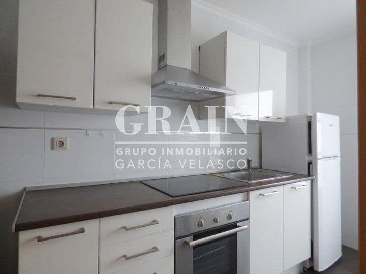 3 bedrooms apartment for rent in Albacete, Spain - Image 2