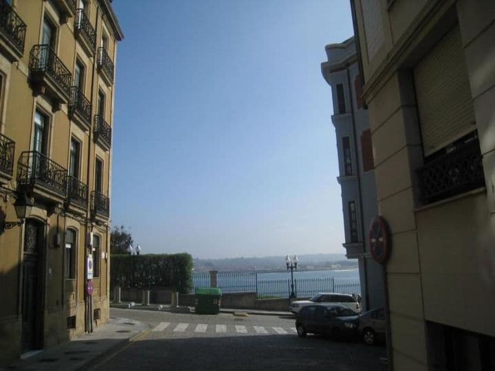 3 bedrooms apartment for rent in Gijon, Spain - Image 4