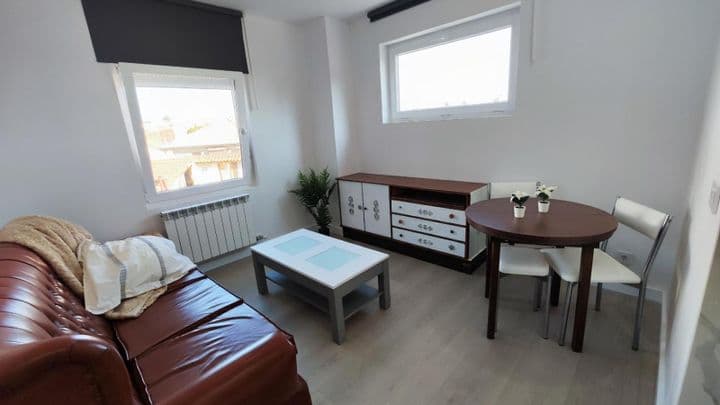 1 bedroom apartment for rent in Leon, Spain - Image 8