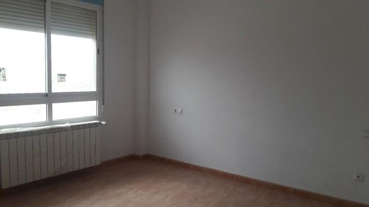 3 bedrooms apartment for rent in Albacete, Spain - Image 9