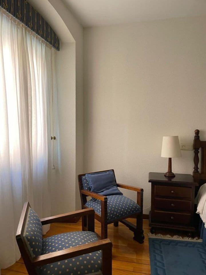 3 bedrooms apartment for rent in Oviedo, Spain - Image 12