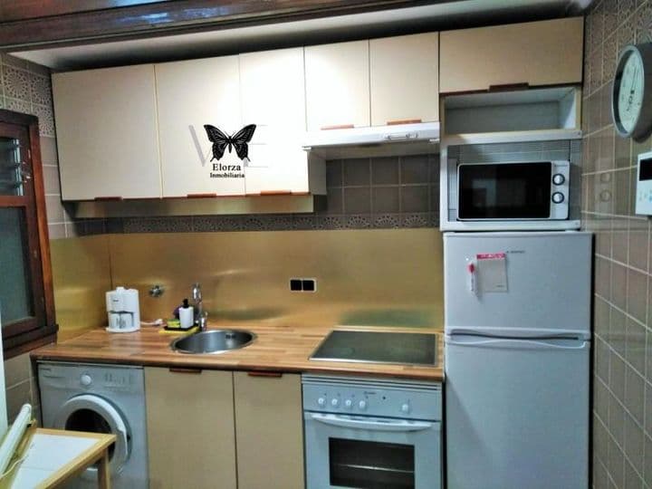 1 bedroom apartment for rent in Oviedo, Spain - Image 2