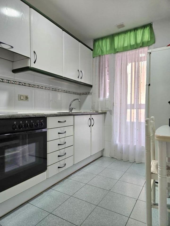 2 bedrooms apartment for rent in Albacete, Spain - Image 7