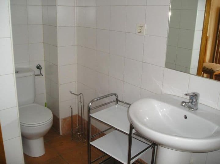 1 bedroom apartment for rent in Zaragoza, Spain - Image 8