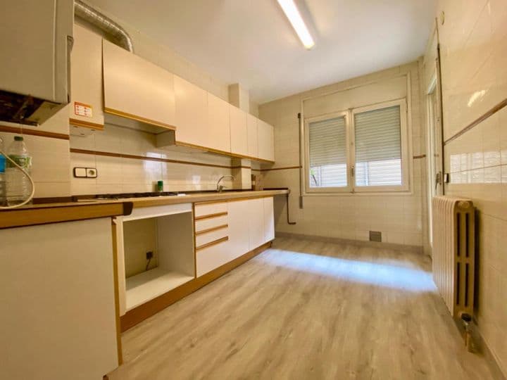 4 bedrooms apartment for rent in Lleida, Spain - Image 9