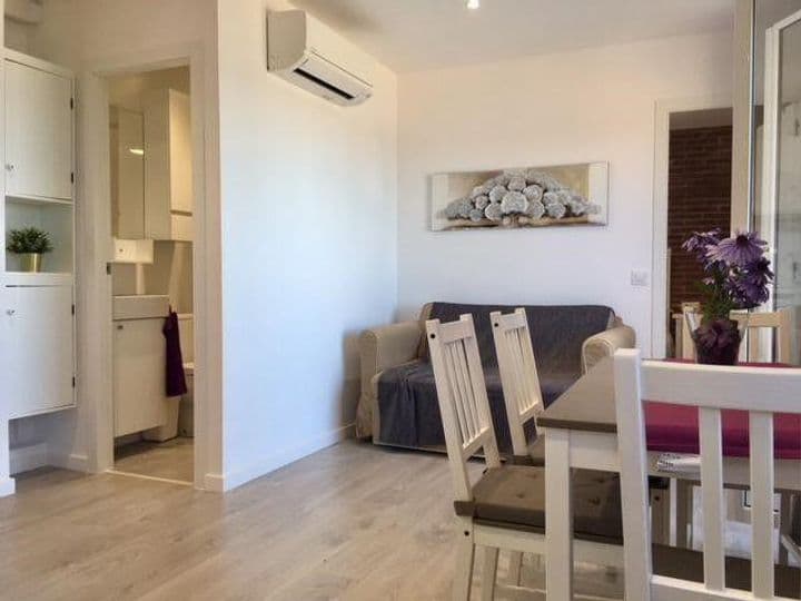 1 bedroom apartment for rent in Ciutat Vella, Spain - Image 7