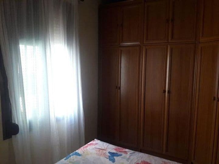 1 bedroom apartment for rent in Ciutat Vella, Spain - Image 7