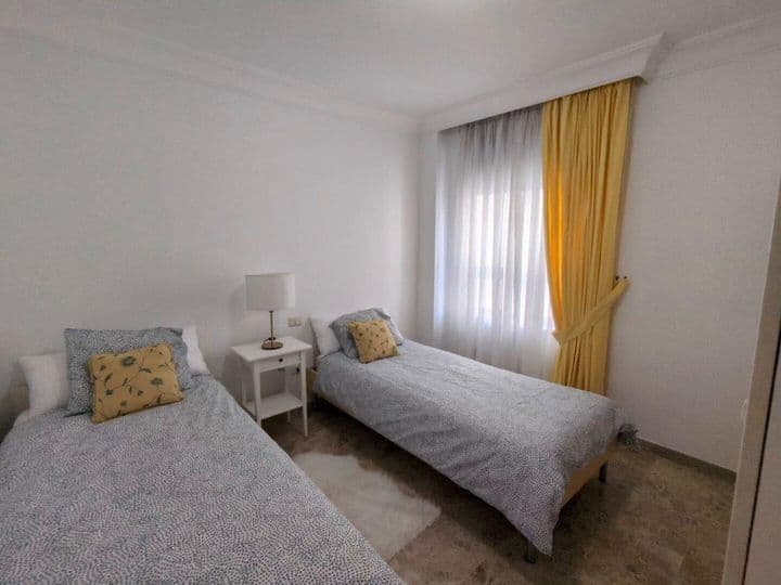 3 bedrooms apartment for rent in Guanarteme, Spain - Image 6