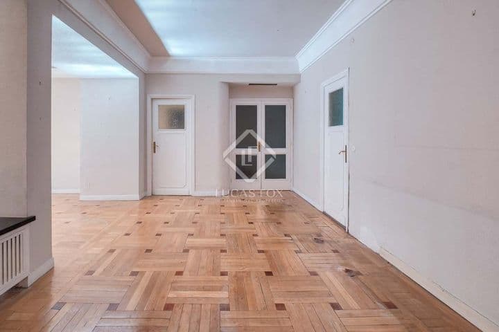 4 bedrooms apartment for sale in Madrid, Spain - Image 2