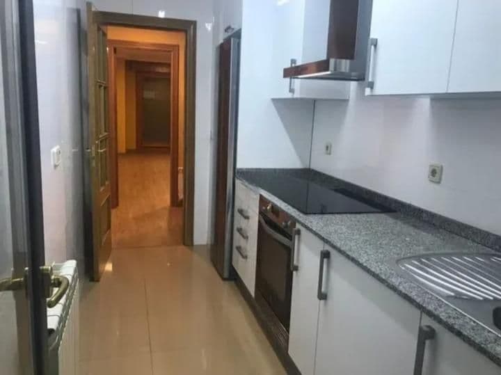 2 bedrooms apartment for rent in Vigo, Spain - Image 12