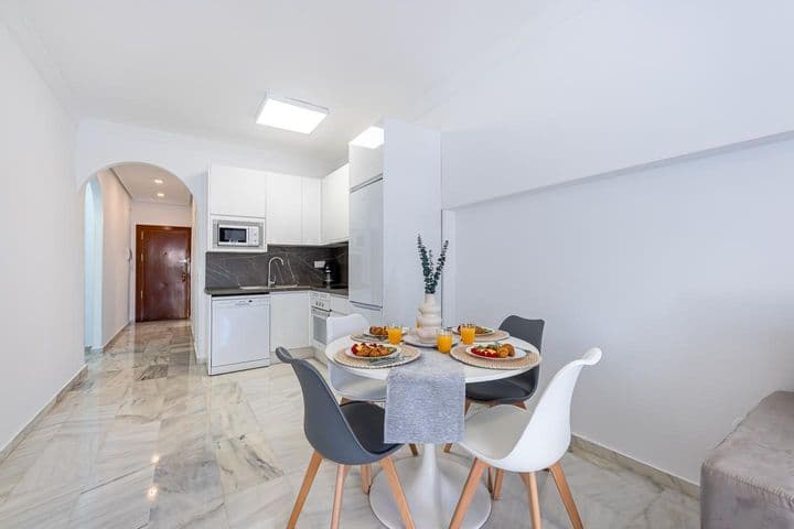 2 bedrooms apartment for rent in Parque de la Paloma, Spain - Image 7